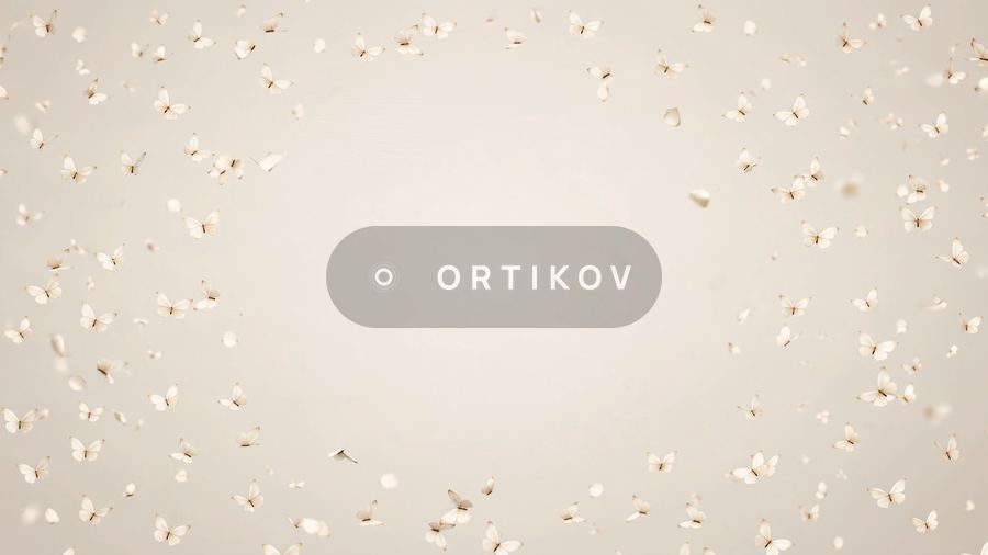 Лепестки на кремовом